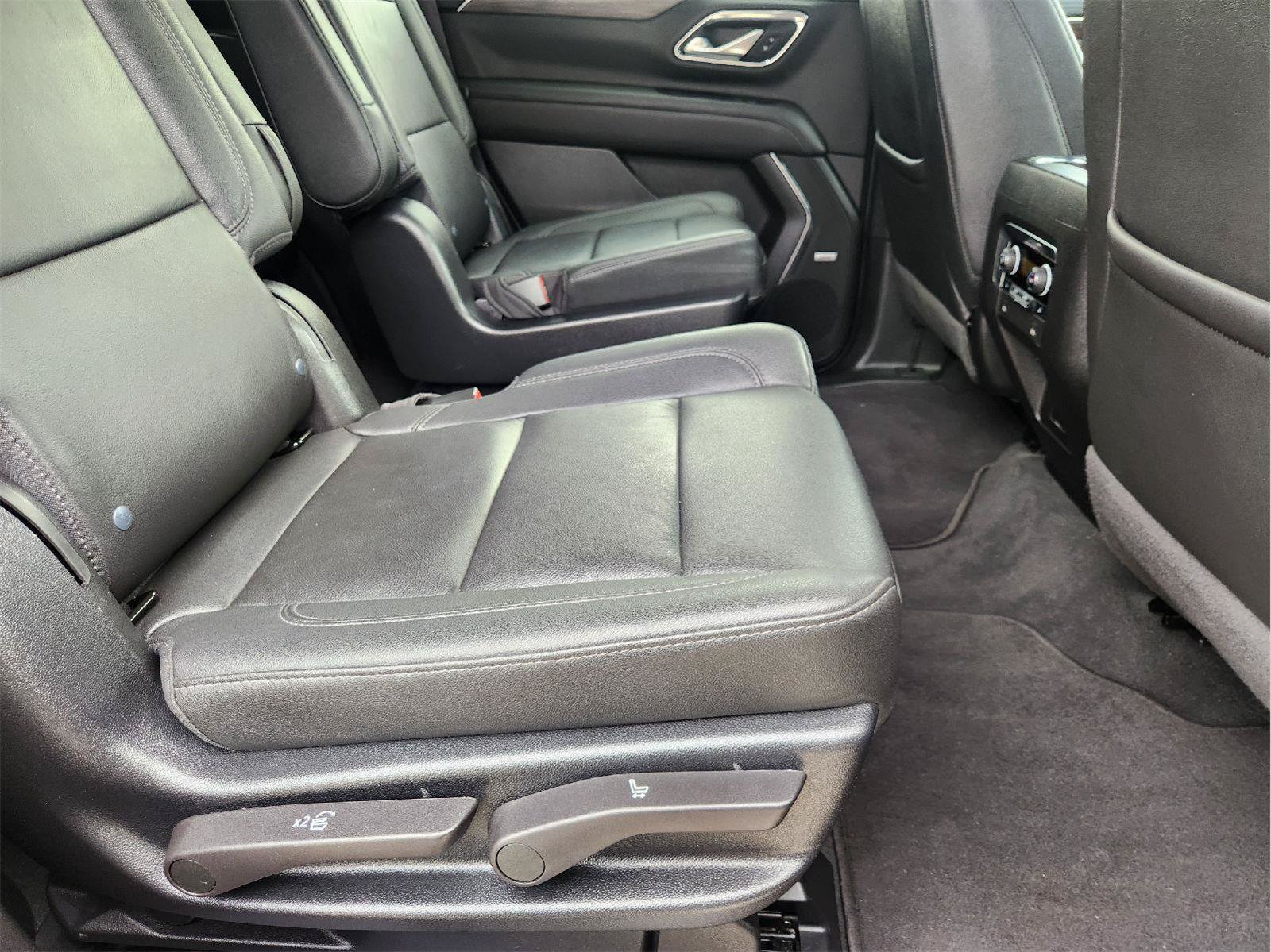 Used 2022 Chevrolet Tahoe LT w/ Luxury Package RWD image 31