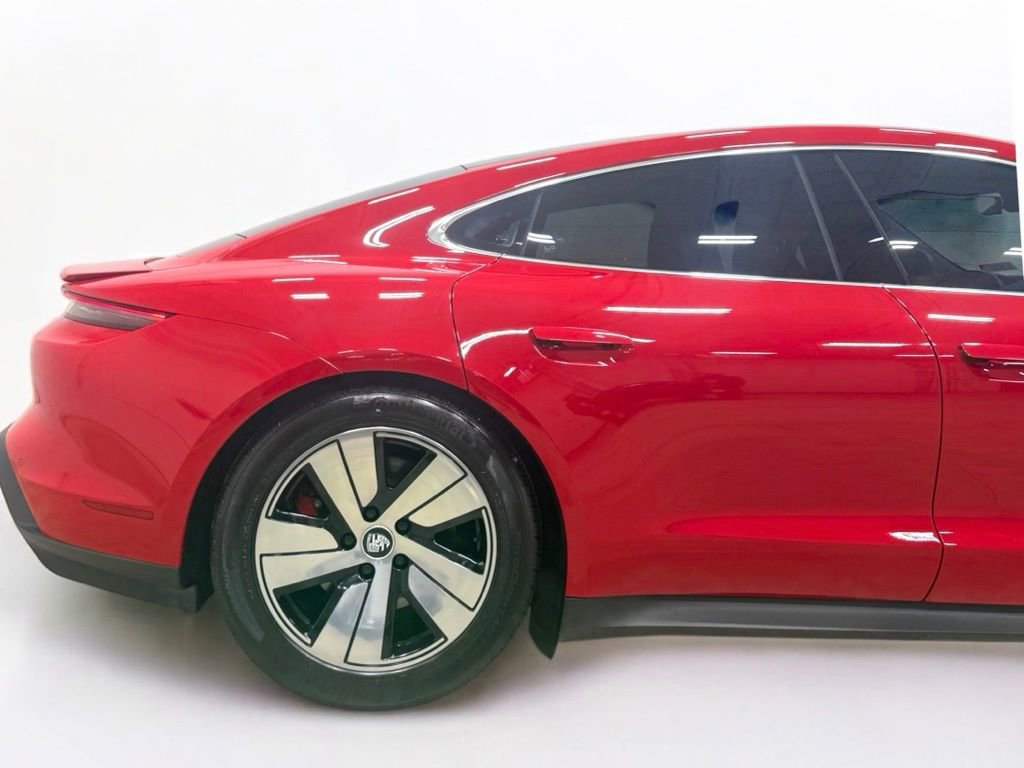 Used 2022 Porsche Taycan 4S image 9