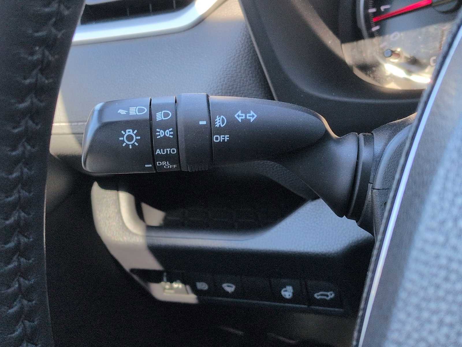 Used 2020 Toyota RAV4 XLE w/ Convenience Package image 29