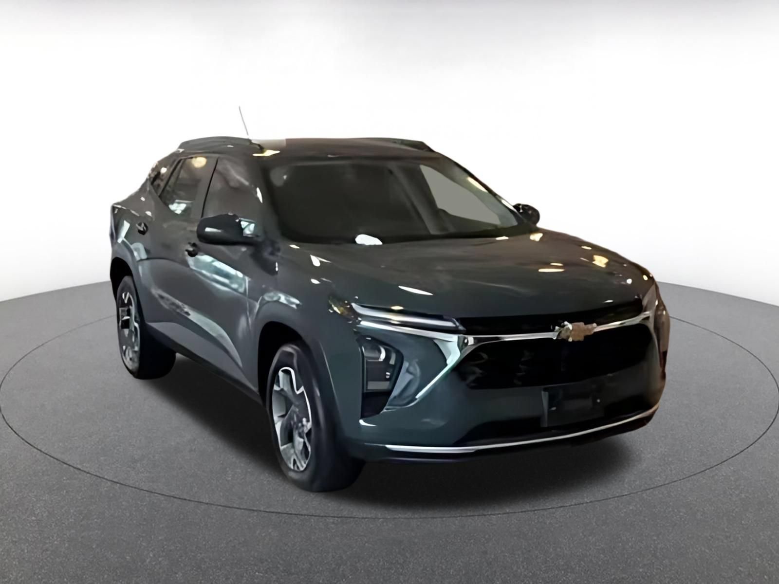 Used 2025 Chevrolet Trax LT w/ LT Convenience Package FWD image 15
