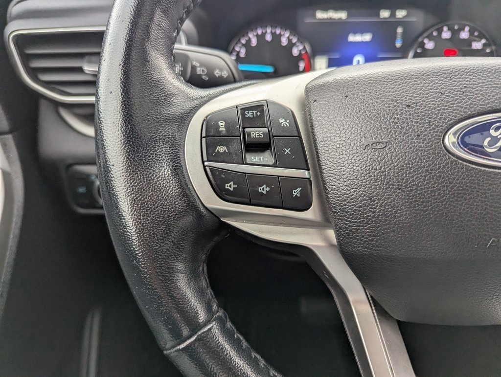 Used 2022 Ford Explorer XLT w/ Equipment Group 202A image 29