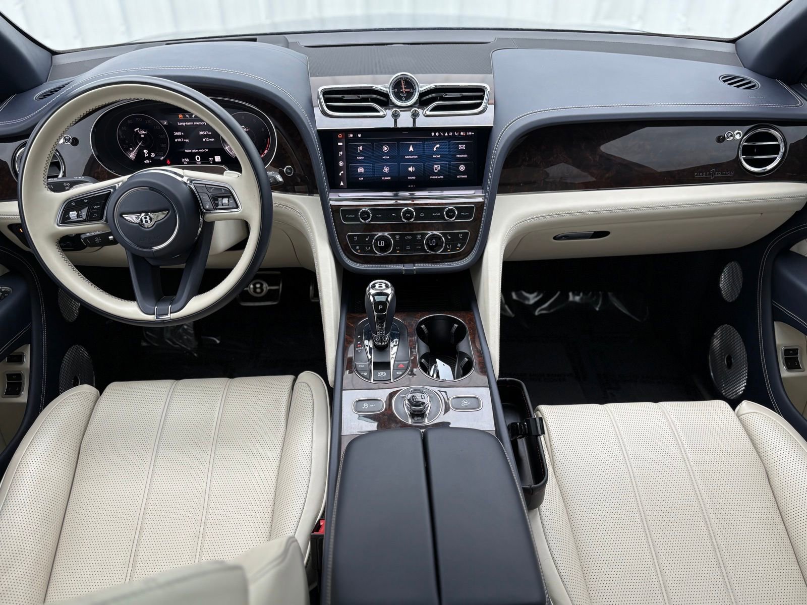 Used 2021 Bentley Bentayga AWD/4WD image 14