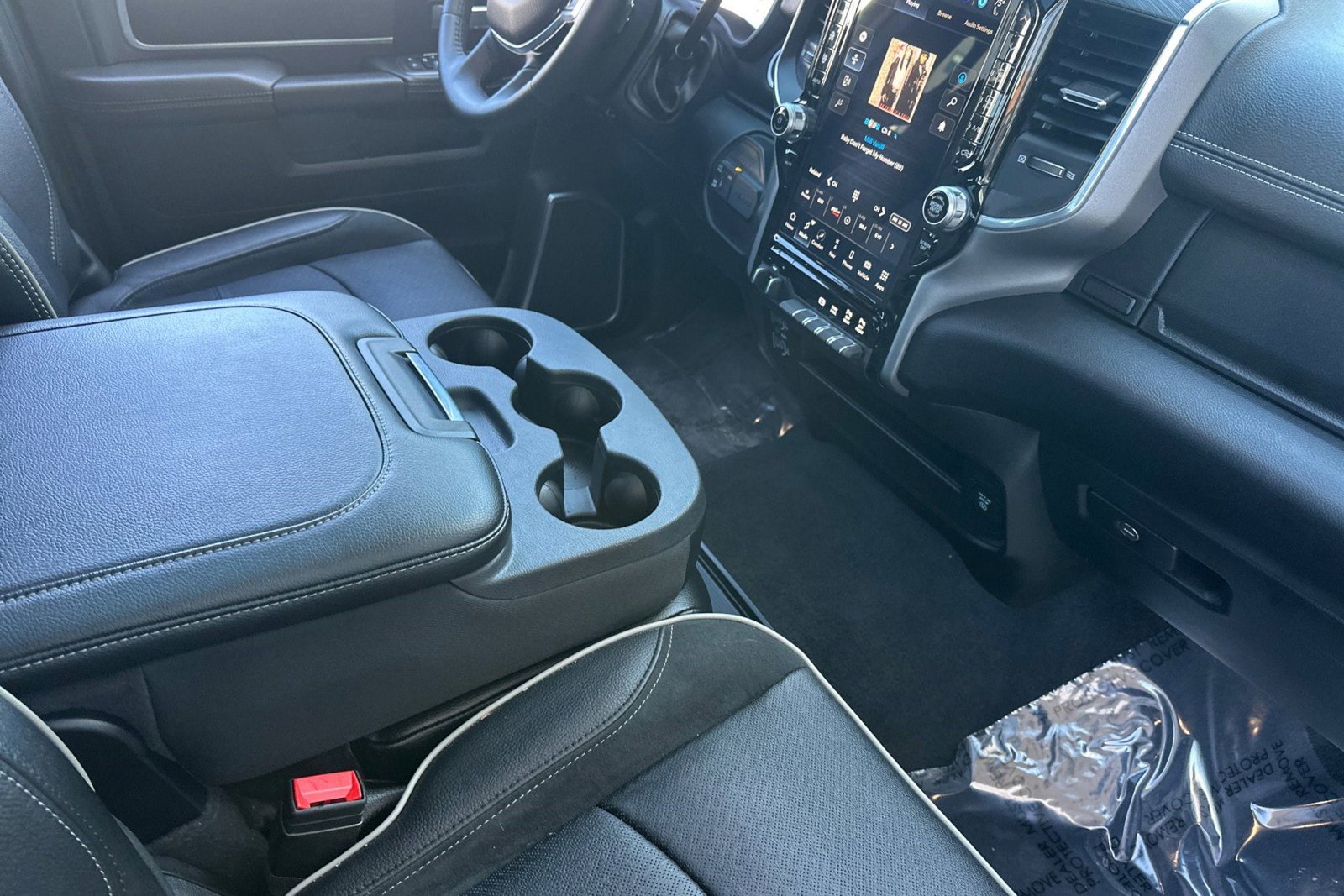 Used 2024 RAM 3500 Laramie w/ Sport Appearance Package image 31