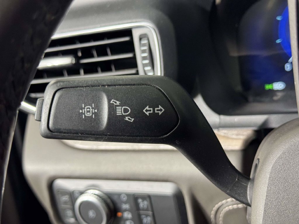 Used 2022 Ford Explorer Platinum w/ Technology Package AWD/4WD image 20