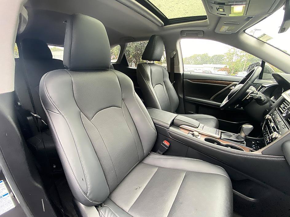 Used 2022 Lexus RX 350L Premium w/ Premium Package AWD/4WD image 24