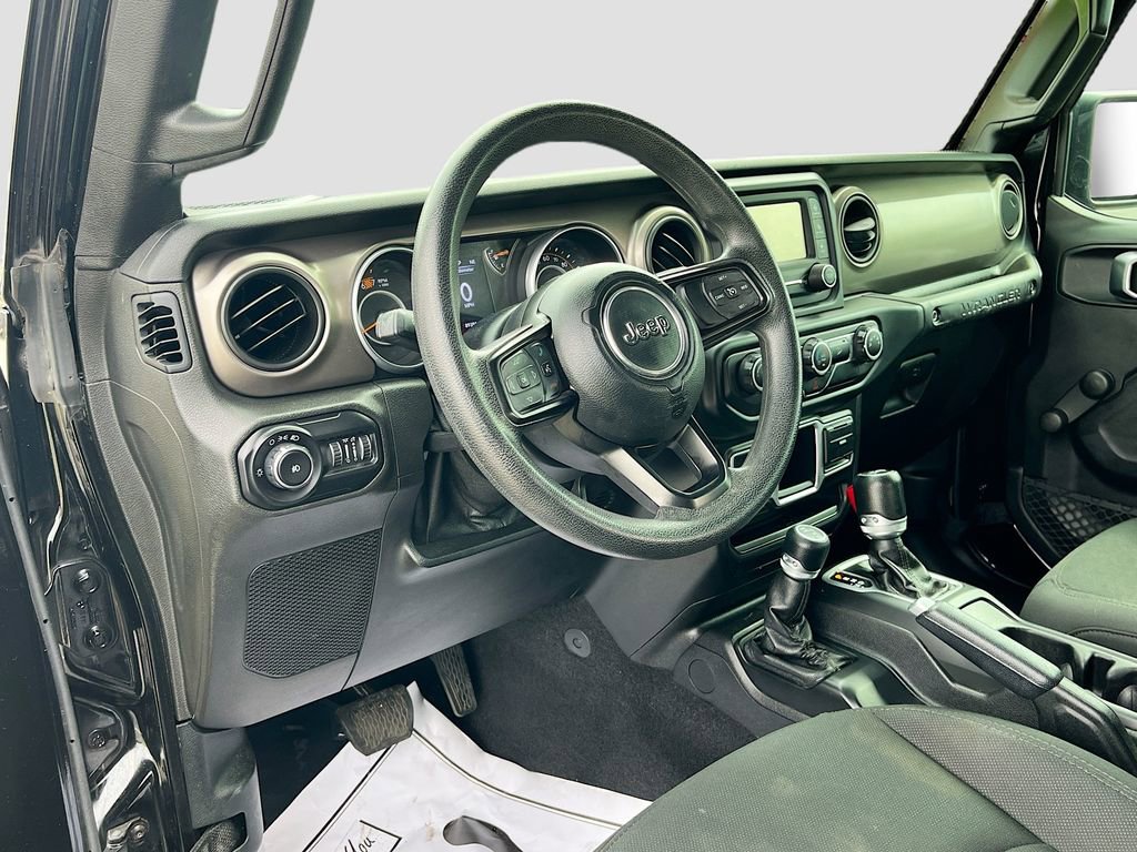 Used 2018 Jeep Wrangler Unlimited Sport image 9