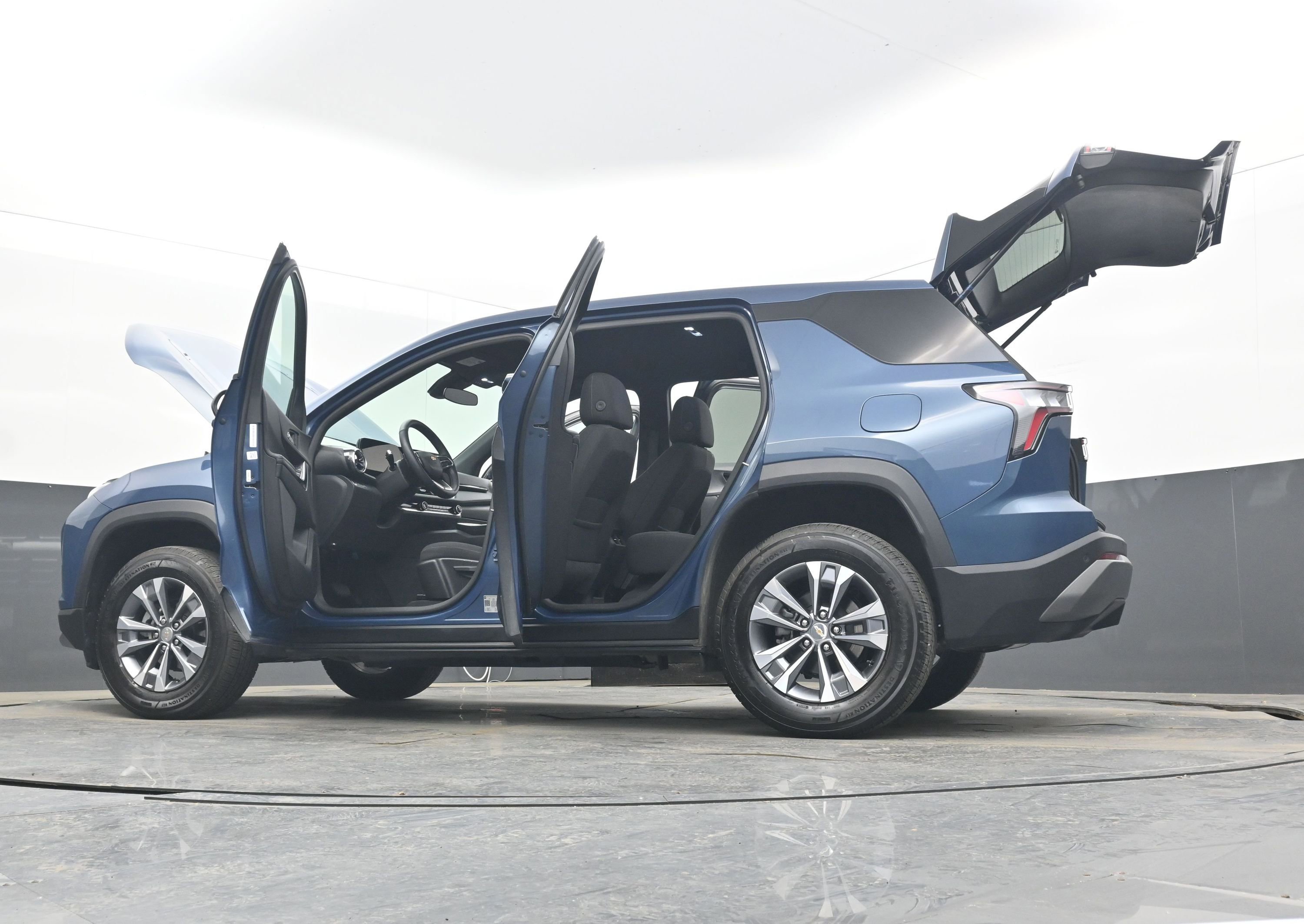 Used 2025 Chevrolet Equinox LT image 40