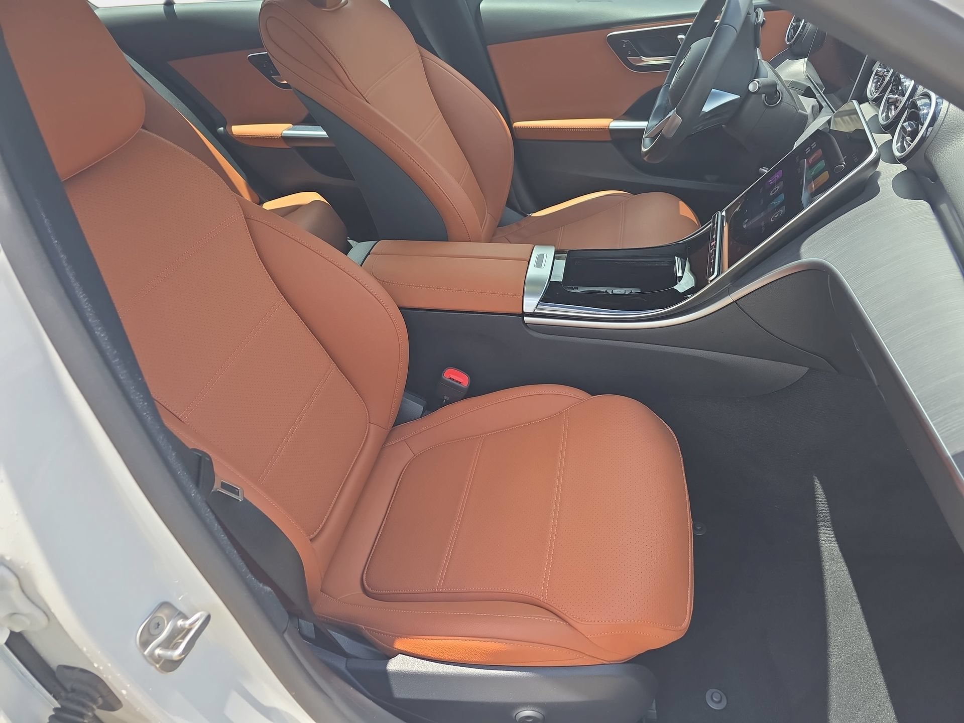 Used 2025 Mercedes-Benz C 300 4MATIC Sedan image 10