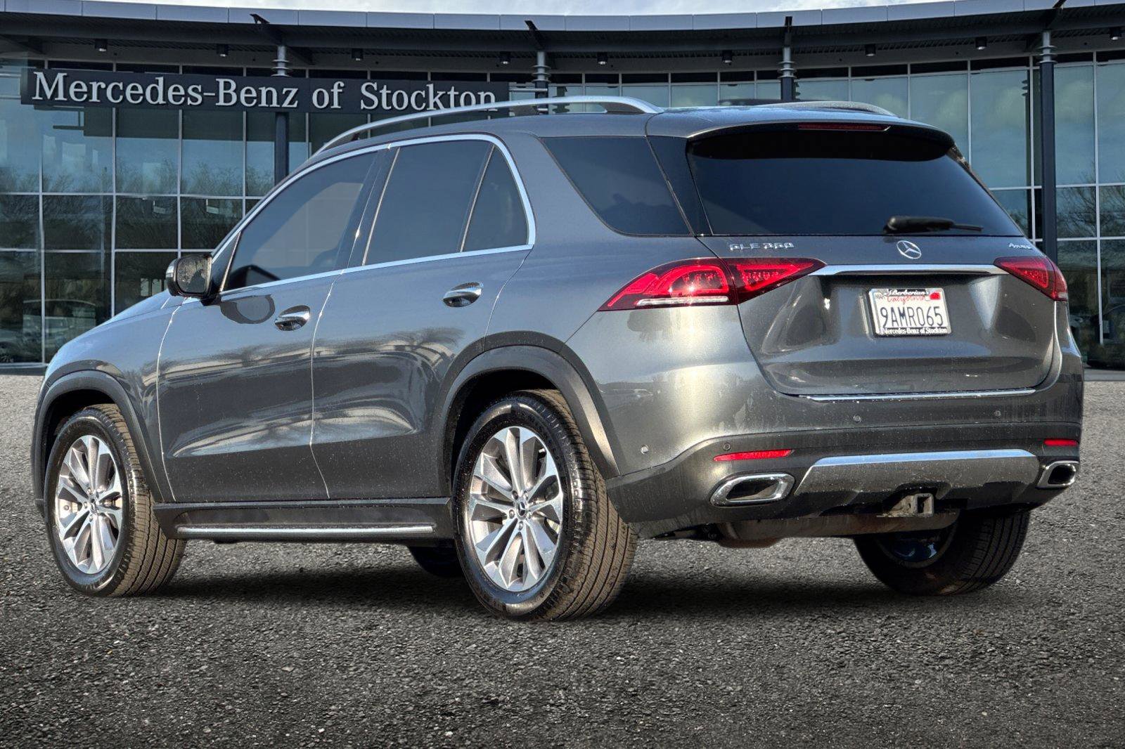 Certified 2022 Mercedes-Benz GLE 350 4MATIC w/ Premium Package image 6