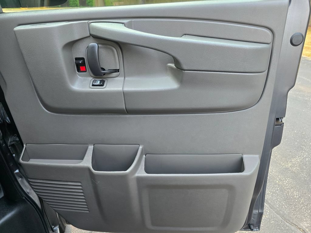 Used 2015 Chevrolet Express 2500 LS RWD image 14