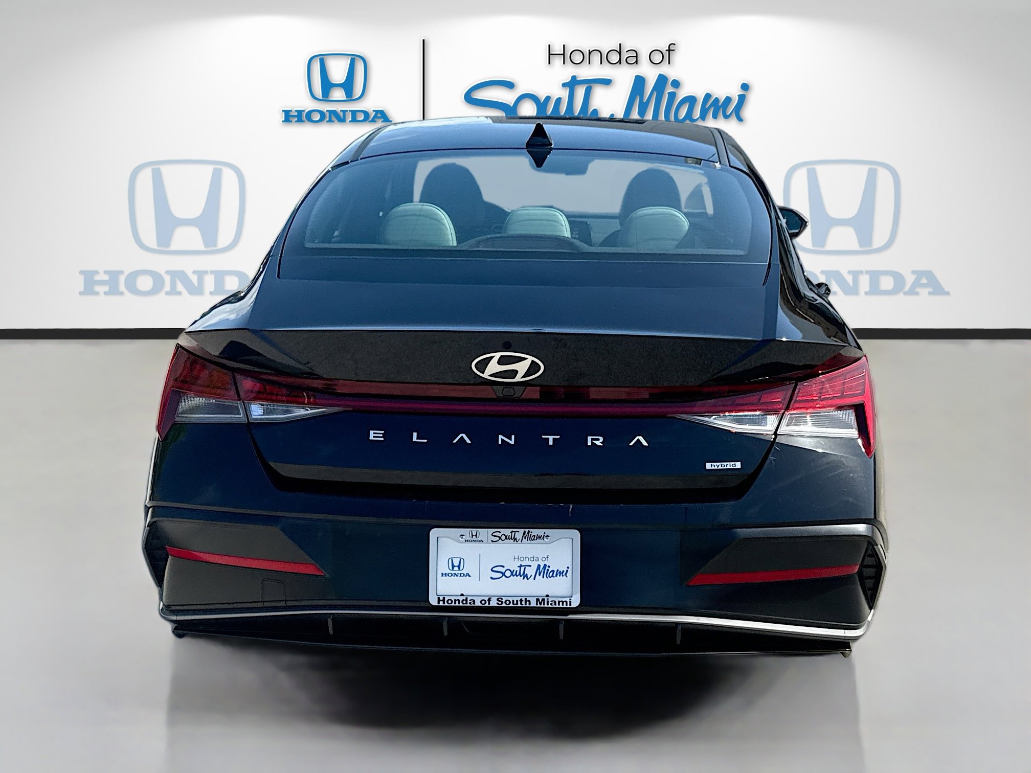 Used 2025 Hyundai Elantra Limited image 6