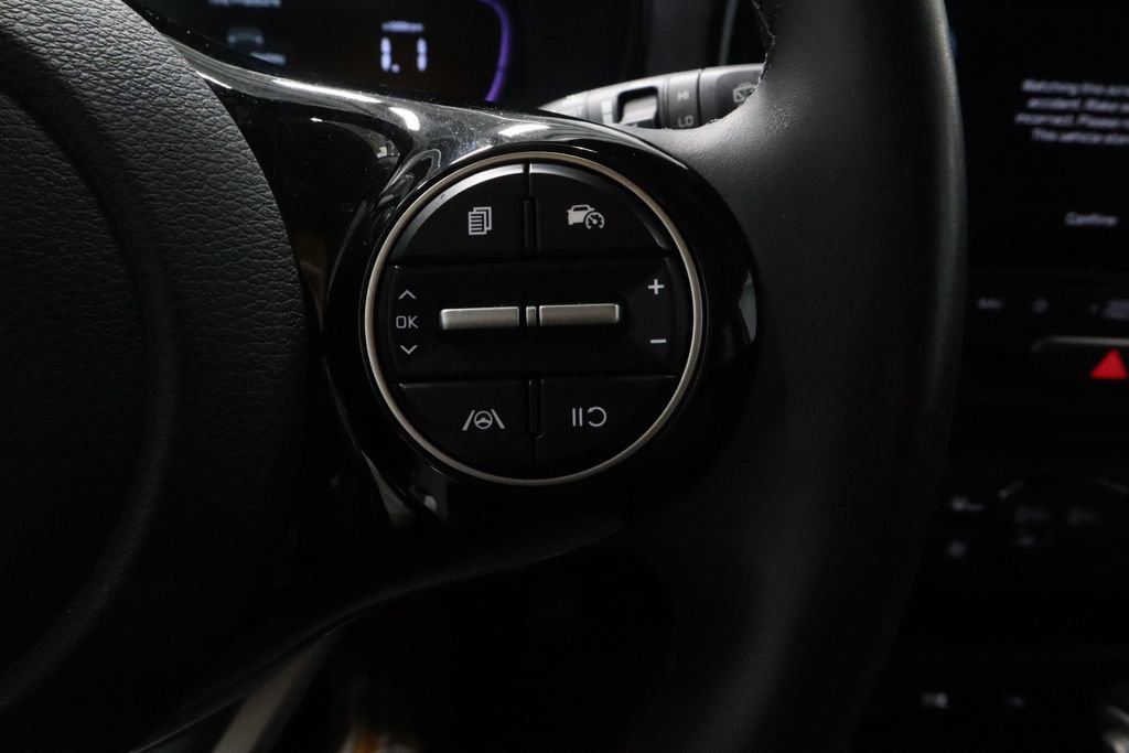 Used 2023 Kia Soul EX image 27