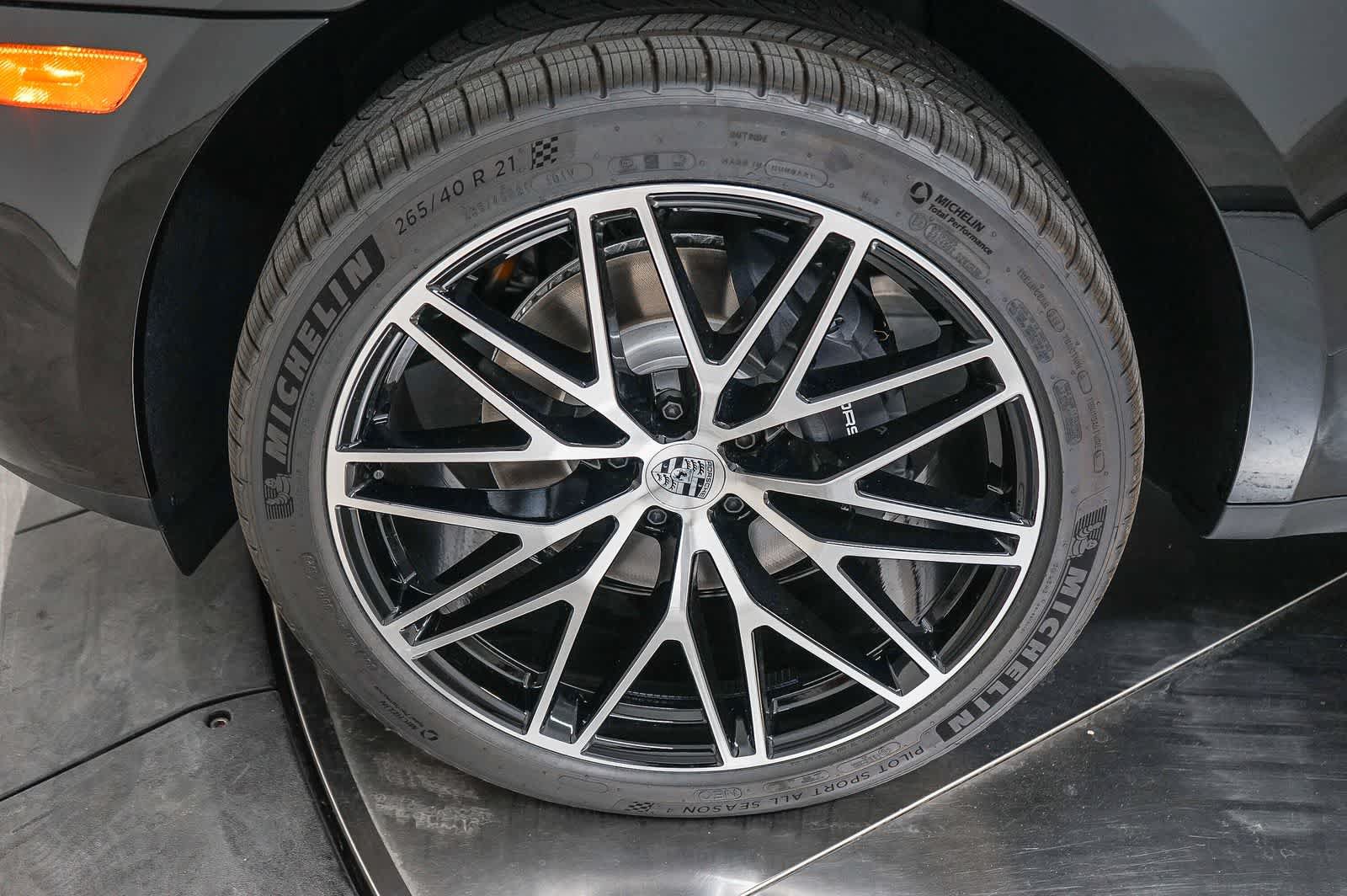 New 2026 Porsche Macan AWD/4WD image 14