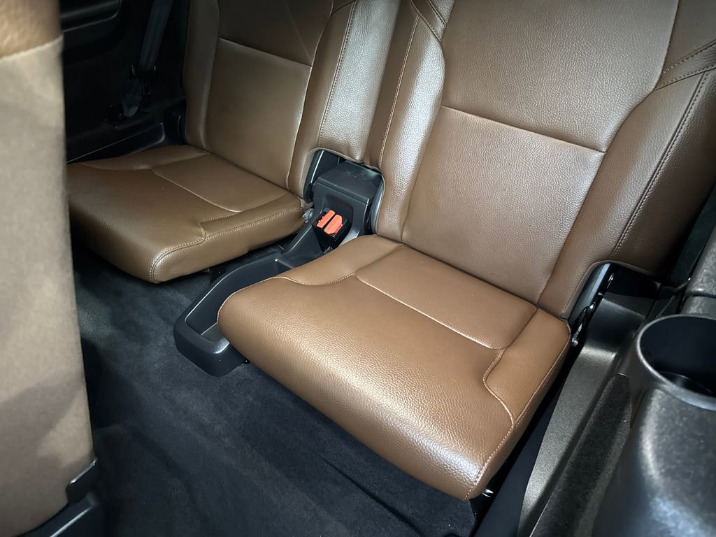 Used 2023 Volvo XC90 B6 Plus image 40