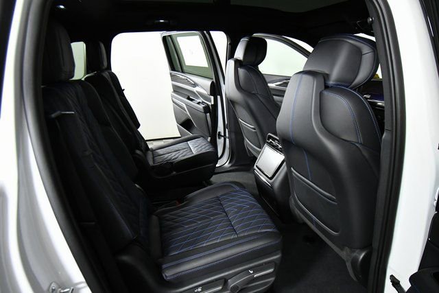 New 2025 Cadillac Escalade IQ Sport 1 w/ LPO, ONYX Package AWD/4WD image 15
