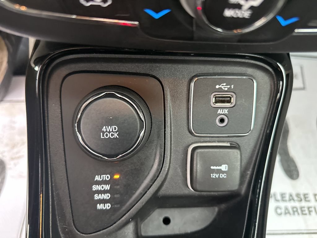 Used 2019 Jeep Compass Limited AWD/4WD image 17
