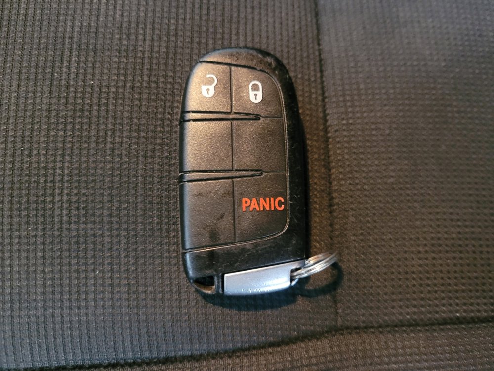 Used 2017 Jeep Grand Cherokee Laredo w/ Quick Order Package 23E image 32