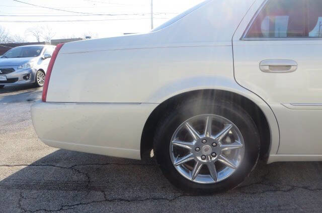 Used 2010 Cadillac DTS Luxury image 22