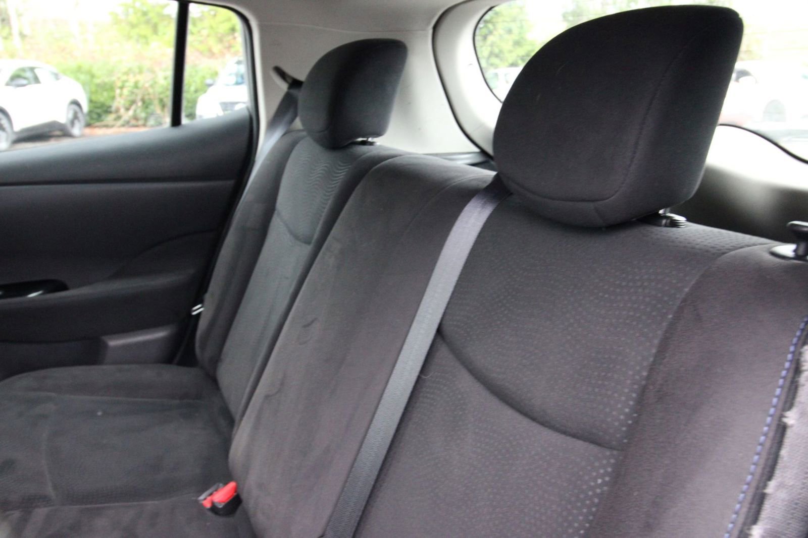 Used 2016 Nissan Leaf SV image 27