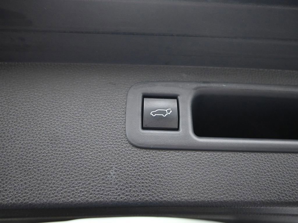 Used 2021 Toyota Highlander XLE image 13