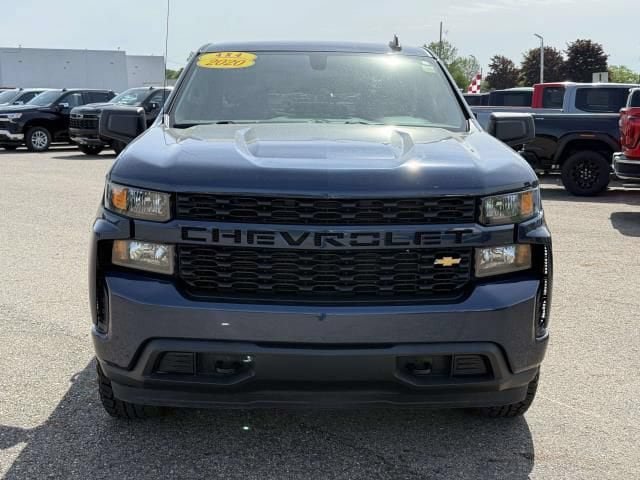 Used 2020 Chevrolet Silverado 1500 Custom w/ Custom Value Package AWD/4WD image 3