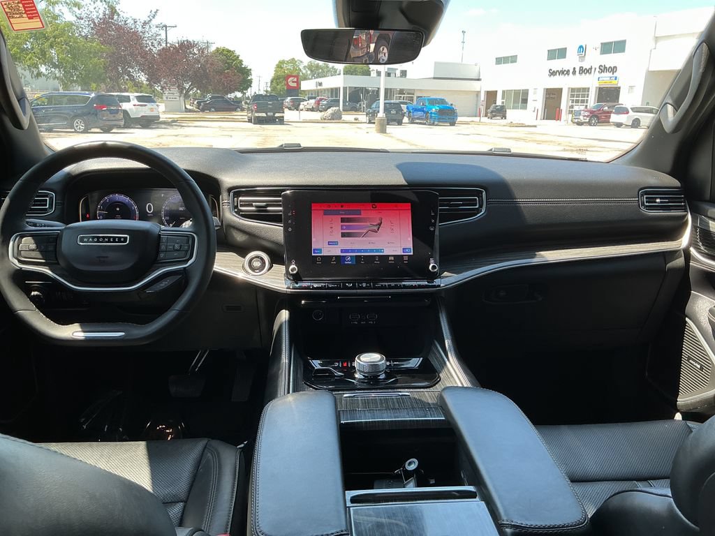 Used 2022 Jeep Wagoneer Series II AWD/4WD image 15