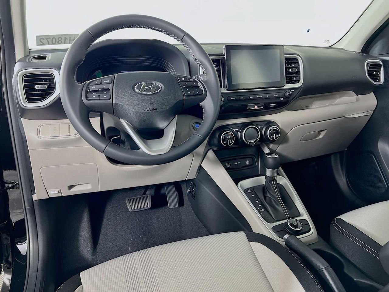 New 2025 Hyundai Venue SEL image 7