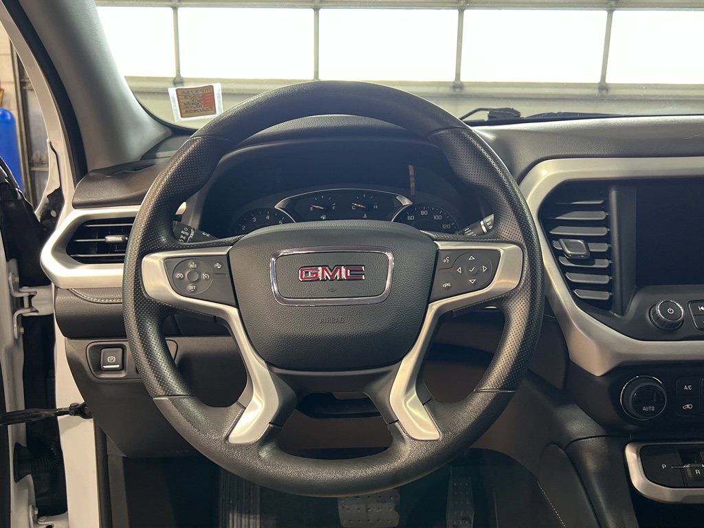 Used 2023 GMC Acadia SLE w/ Driver Convenience Package image 28