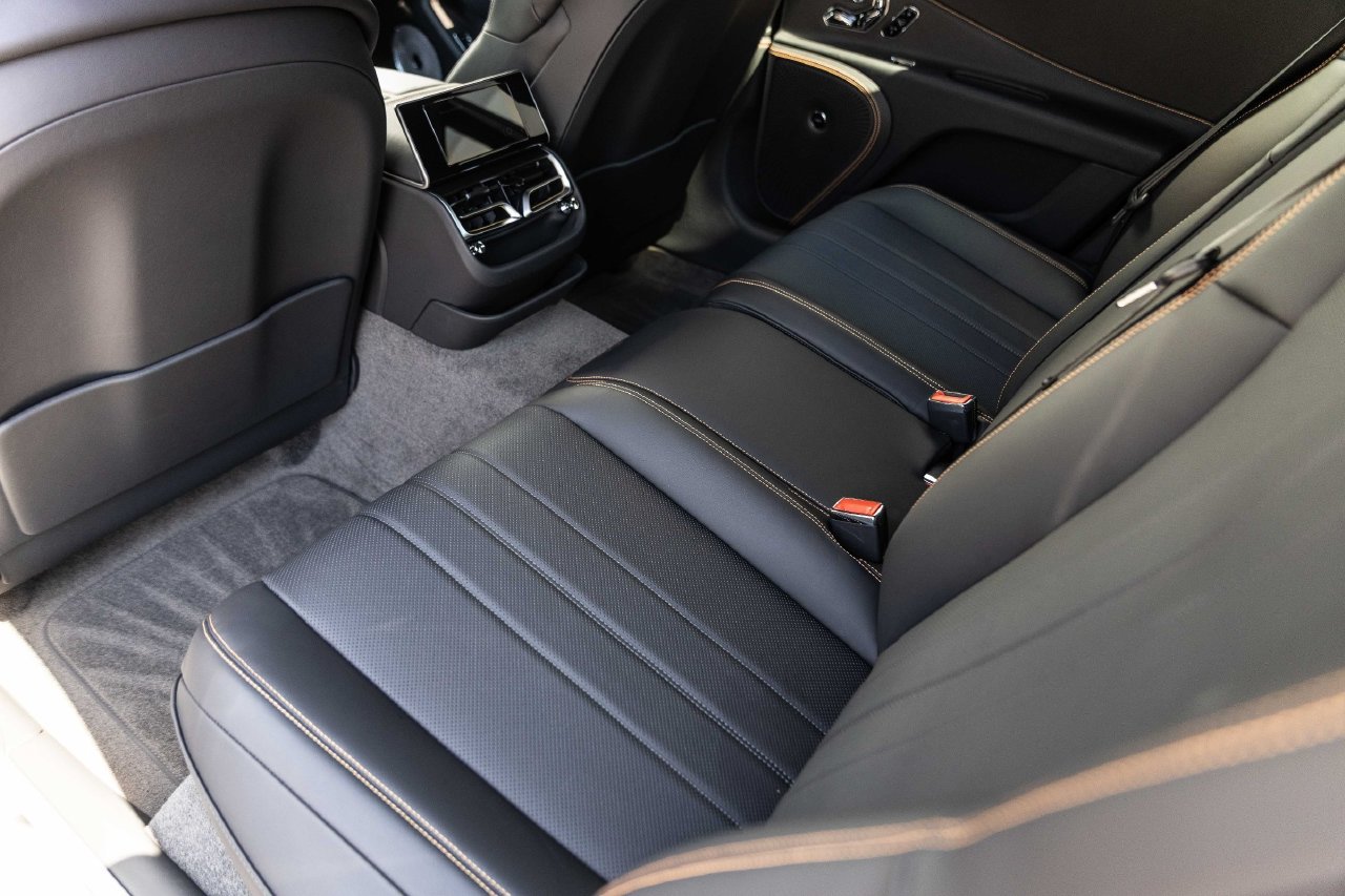 Certified 2025 Bentley Flying Spur Plug-In Hybrid AWD/4WD image 46