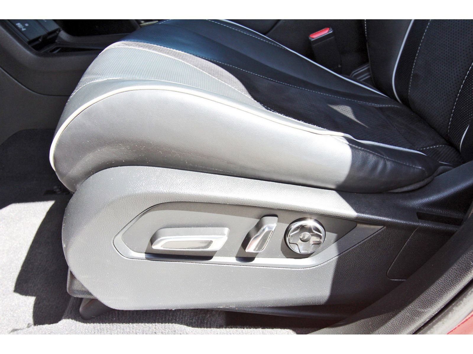 Used 2019 Acura RDX A-Spec image 30