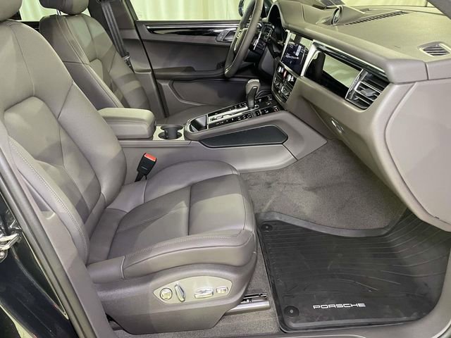 New 2026 Porsche Macan image 23