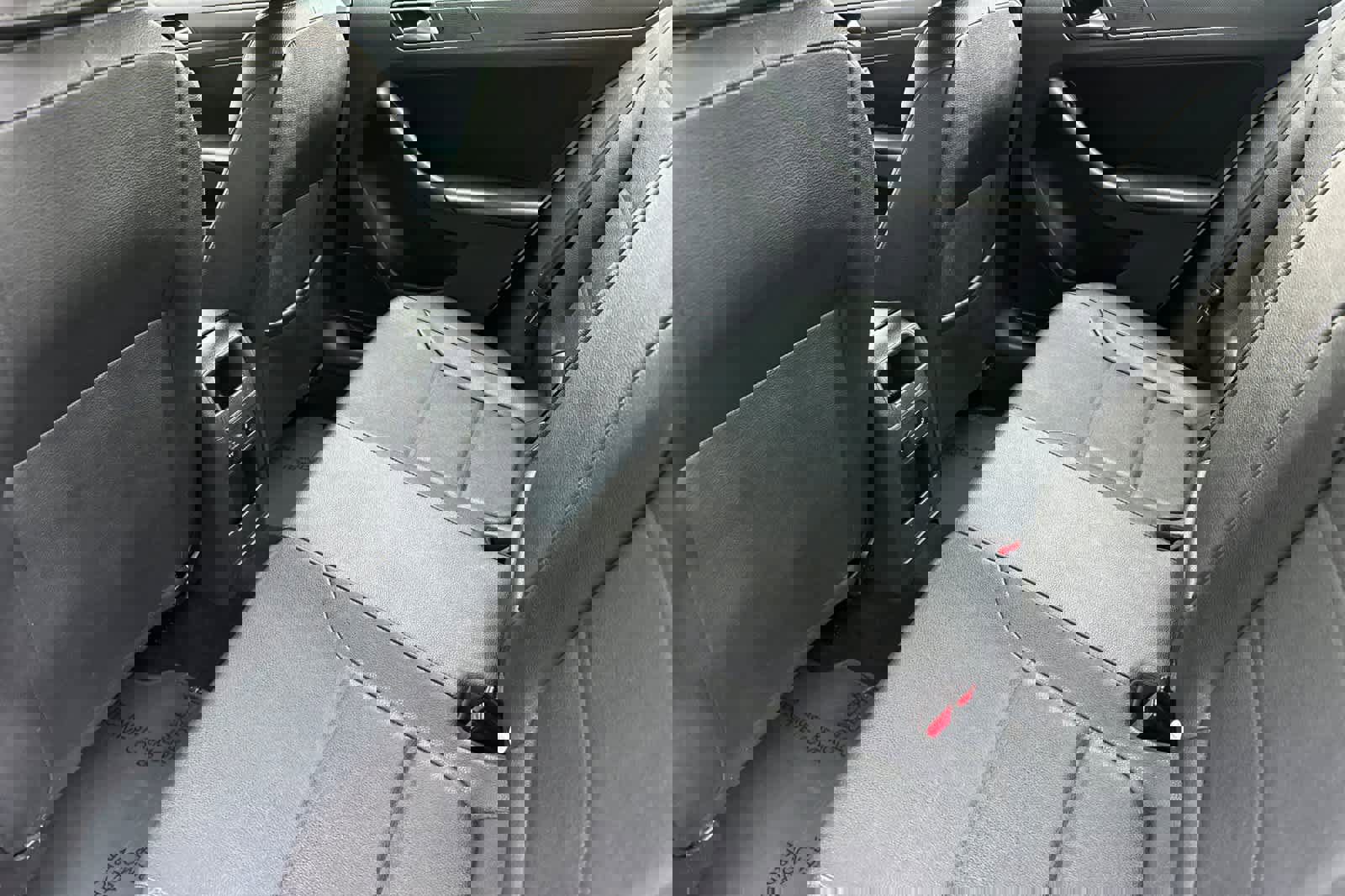 Used 2011 Volkswagen Jetta SE image 4