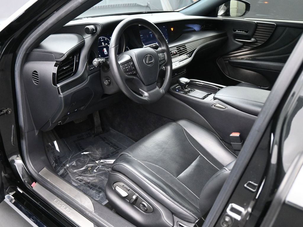 Used 2020 Lexus LS 500 w/ Accessory Package (Z2) RWD image 2