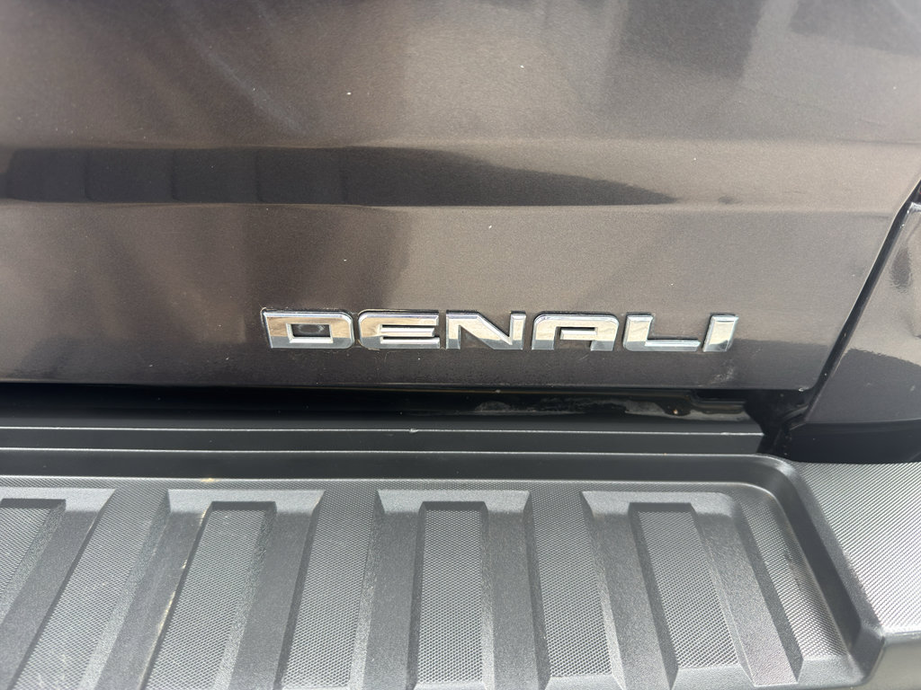 Used 2015 GMC Sierra 2500 Denali w/ Duramax Plus Package AWD/4WD image 39