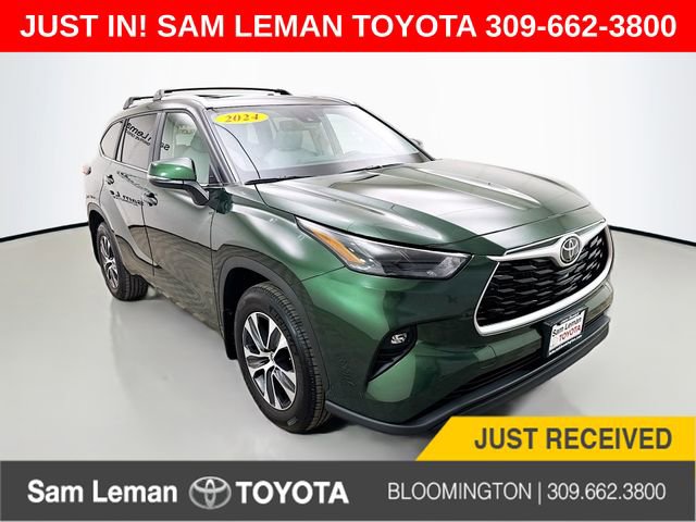 Used 2024 Toyota Highlander XLE image 1