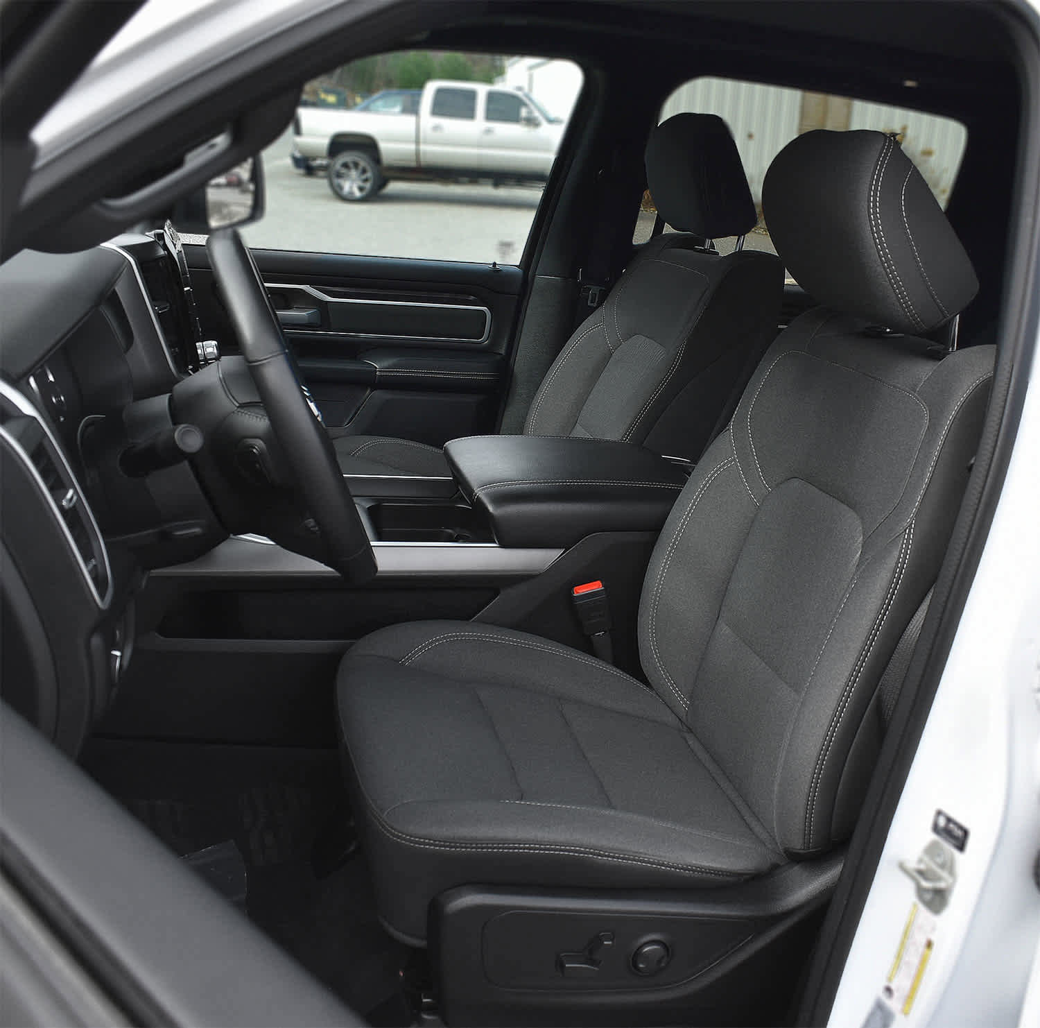 Used 2023 RAM 1500 Big Horn image 9