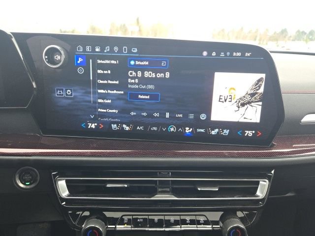 Used 2025 Chevrolet Traverse RS w/ LPO, Floor Liner Package image 33