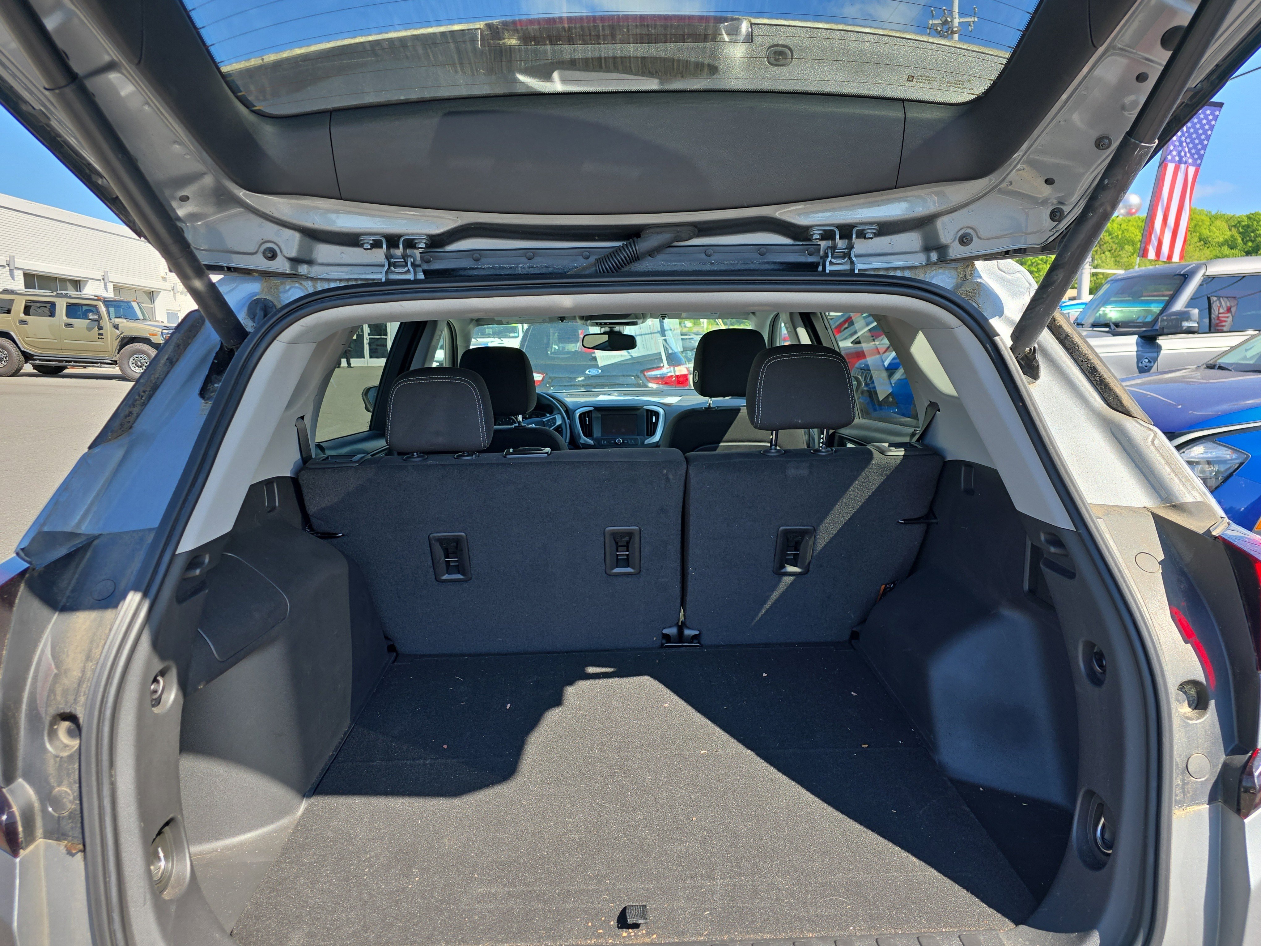 Used 2023 GMC Terrain SLE w/ Driver Convenience Package AWD/4WD video 5