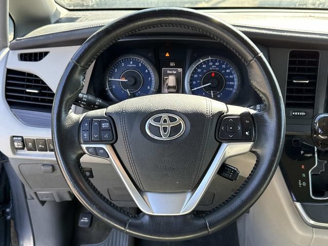 Used 2016 Toyota Sienna XLE w/ XLE Navigation Package FWD image 19