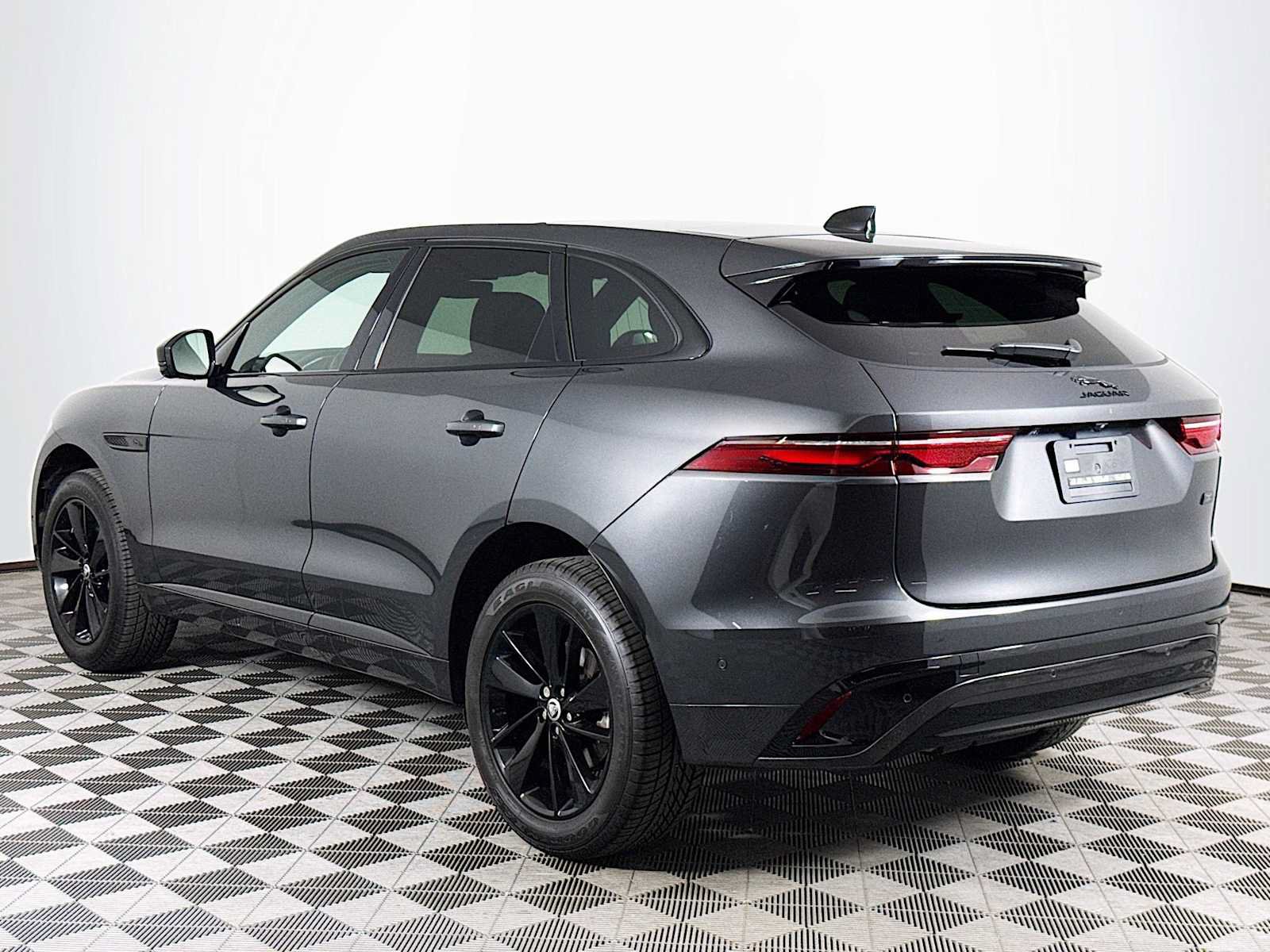 Used 2026 Jaguar F-PACE R-Dynamic S AWD/4WD image 7