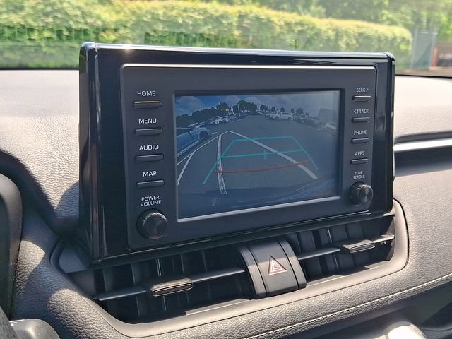 Used 2019 Toyota RAV4 LE w/ Carpet Mat Package AWD/4WD image 17
