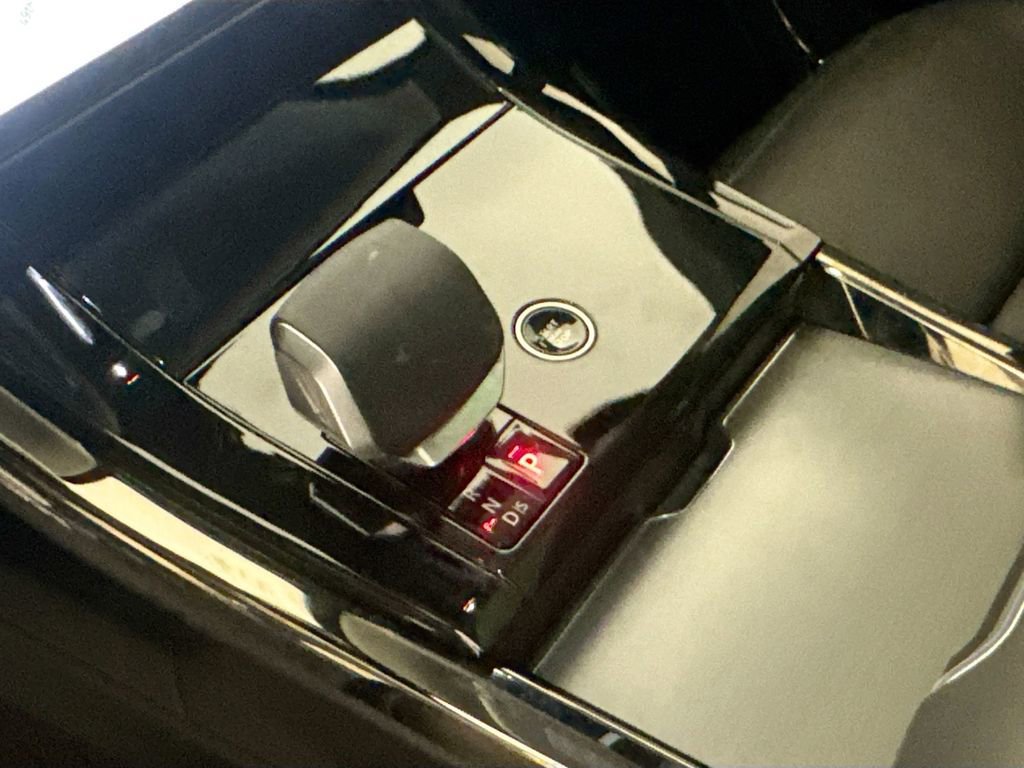 Used 2024 Land Rover Range Rover Sport SE image 16