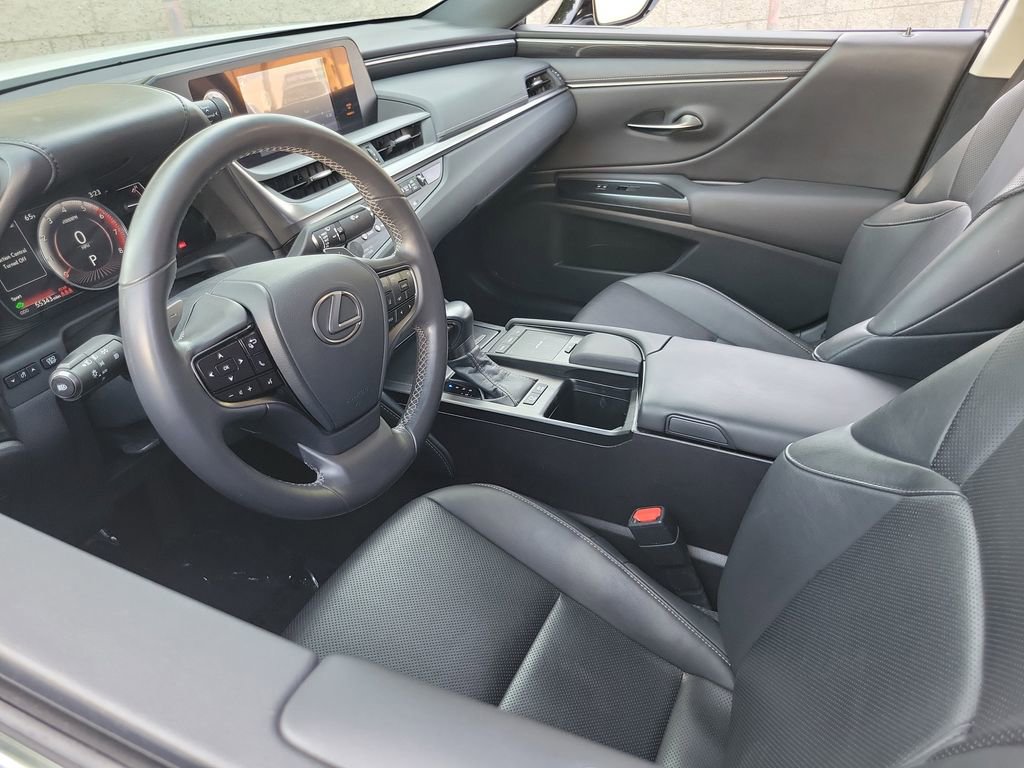 Used 2020 Lexus ES 300h w/ Accessory Package 2 image 3