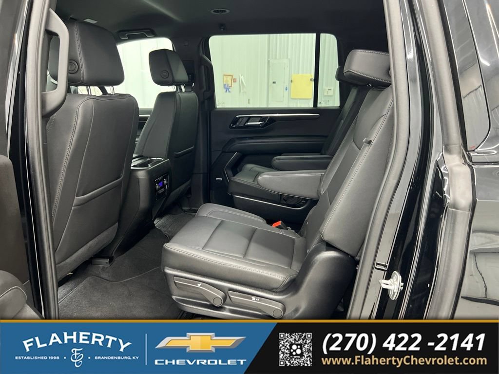Used 2025 Chevrolet Suburban Z71 w/ Comfort Package AWD/4WD image 11