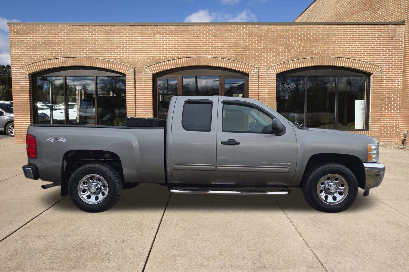 Used 2013 Chevrolet Silverado 1500 LT image 2