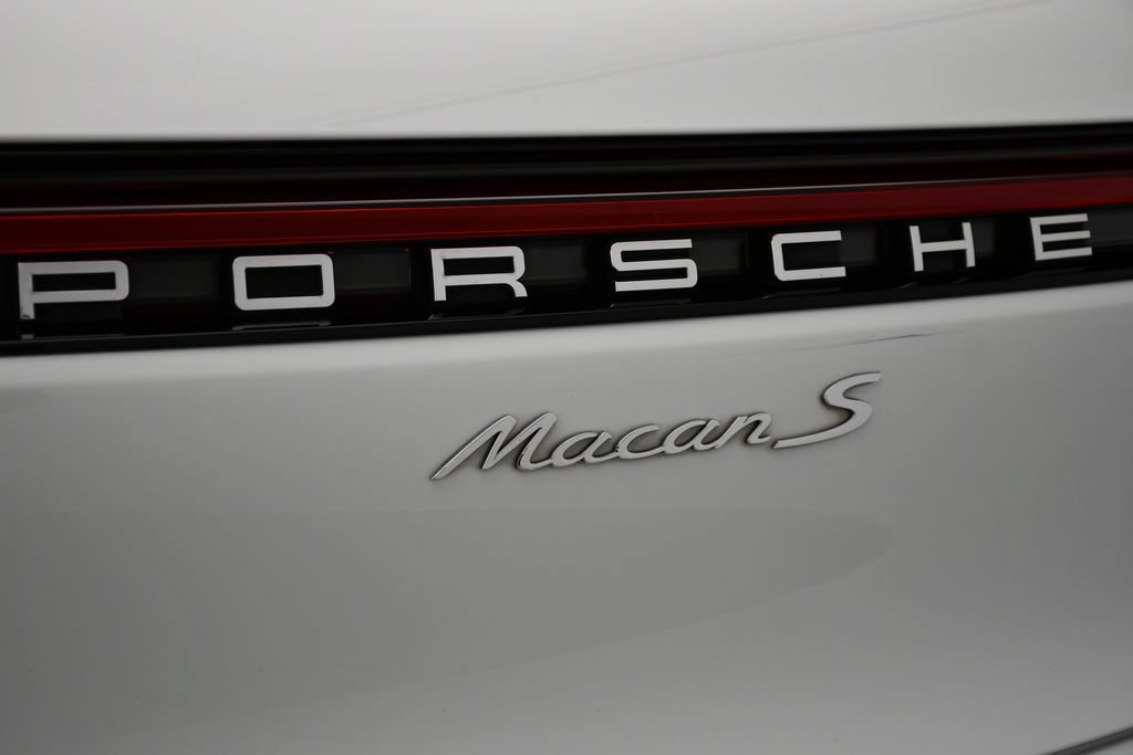 Certified 2023 Porsche Macan S AWD/4WD image 11