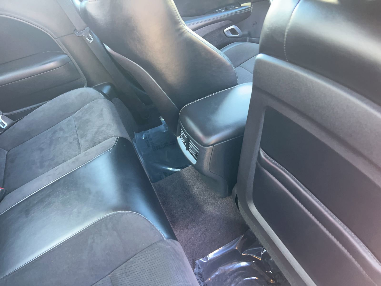 Used 2016 Dodge Challenger R/T Scat Pack w/ Leather Interior Group RWD image 11
