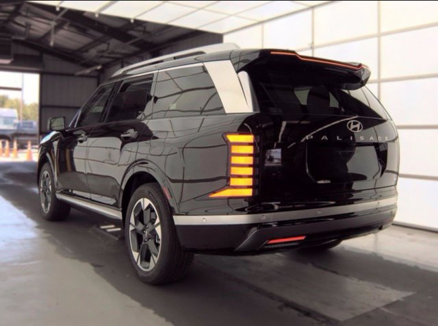 Used 2026 Hyundai Palisade Limited AWD/4WD image 5