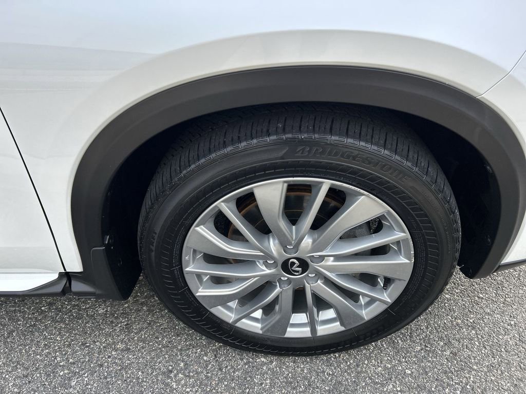 Certified 2025 INFINITI QX50 Luxe image 13