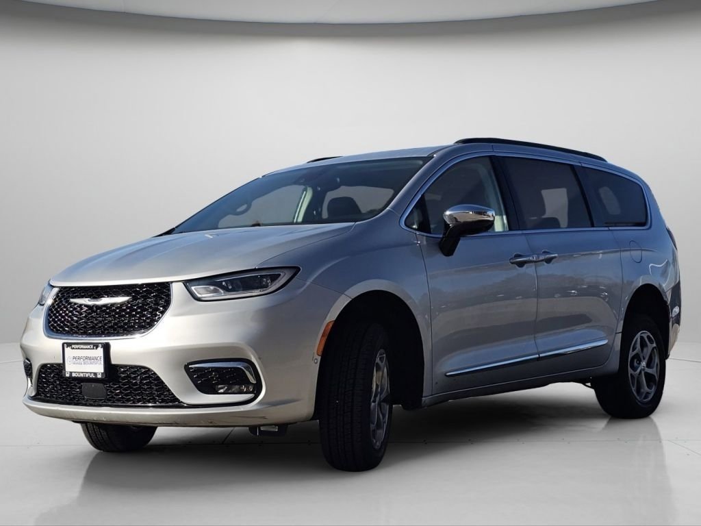Used 2023 Chrysler Pacifica Limited AWD/4WD image 20